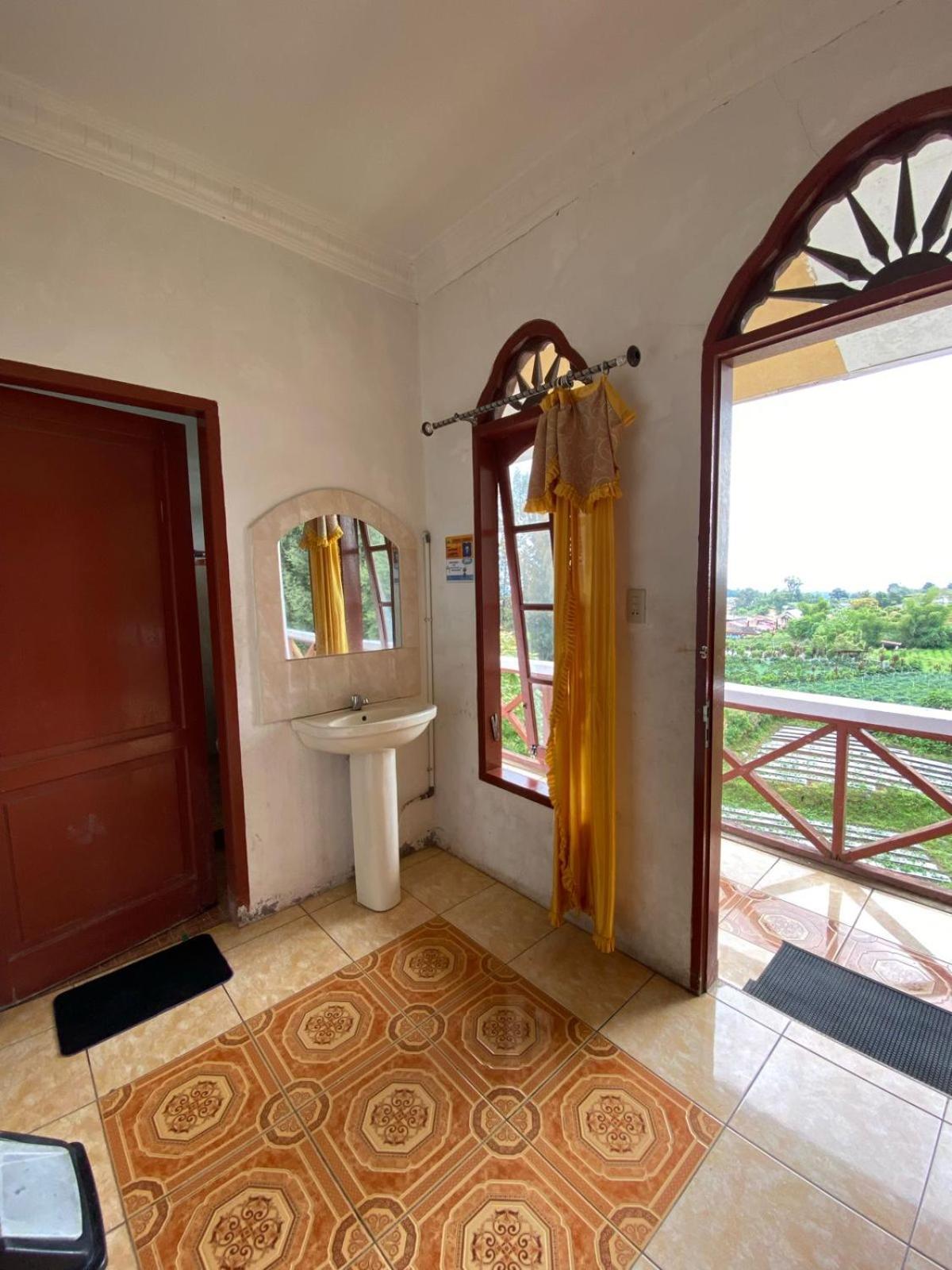 Sibayak Multinational Rest House Berastagi Exterior photo