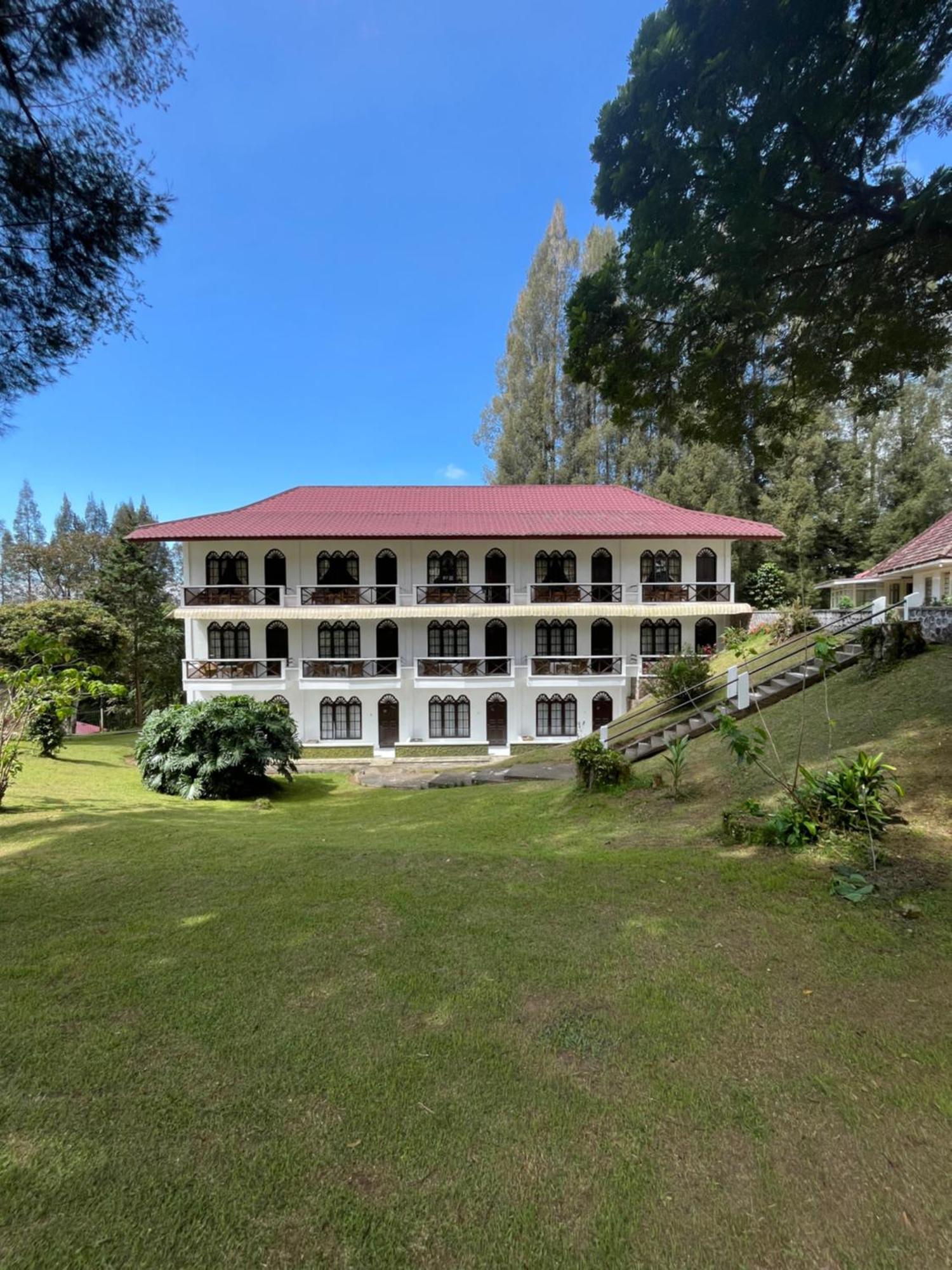 Sibayak Multinational Rest House Berastagi Exterior photo