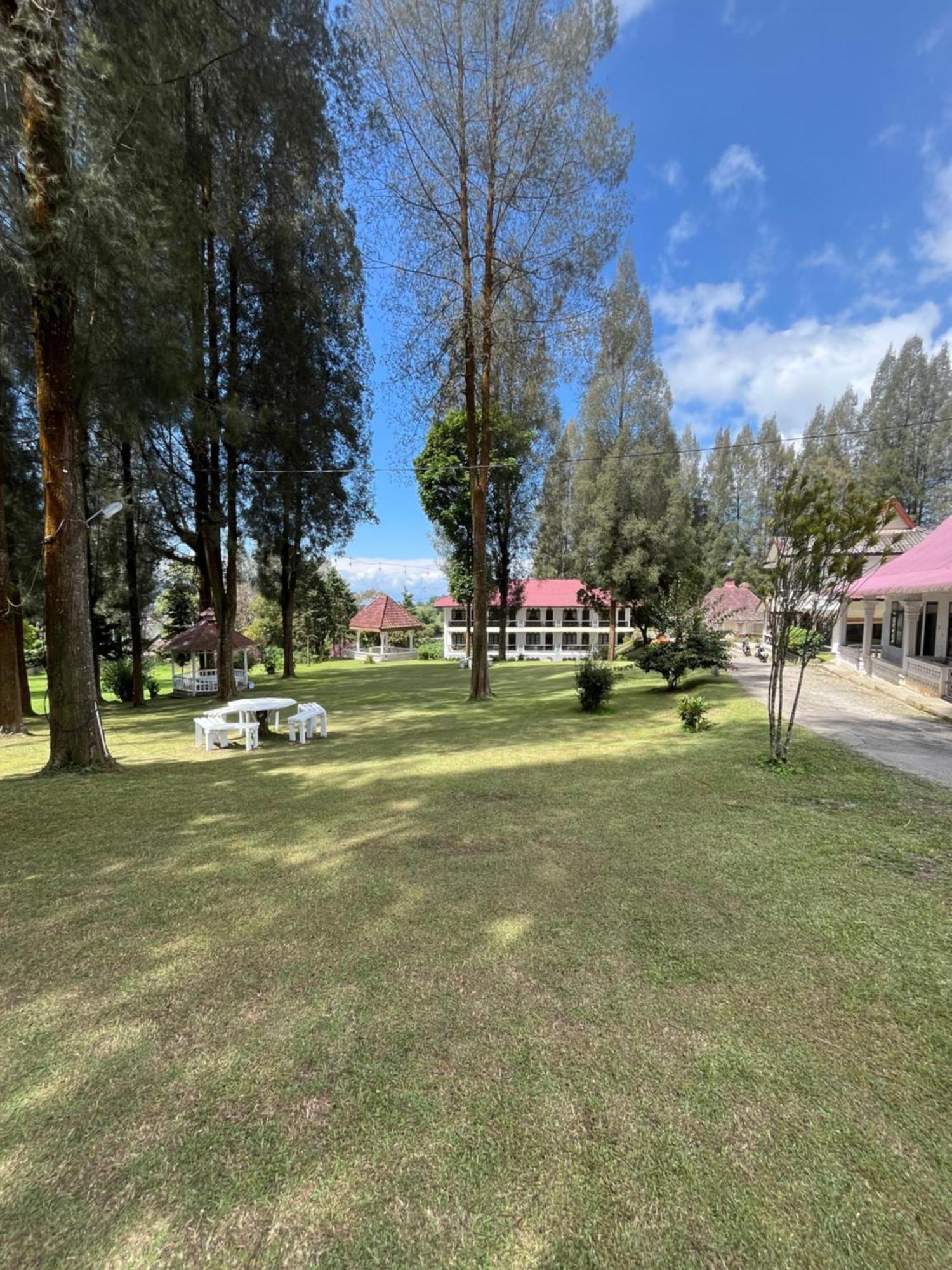 Sibayak Multinational Rest House Berastagi Exterior photo